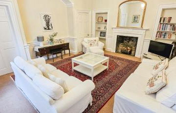 Russel House - 4 Bedroom - The Royal Mile - Photo 1