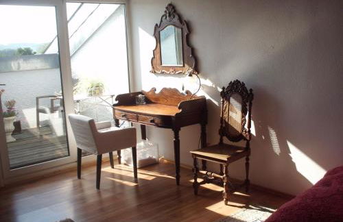 3-Zi Atelierdachwohnung mit Bergblick Seenähe und 2 Loggia - Foto 53