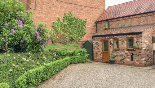 Cream Door Cottage - Photo 2