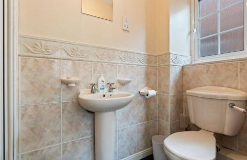 Applin House-5 Bed Contractor Stay Parking WIFI - Foto 12