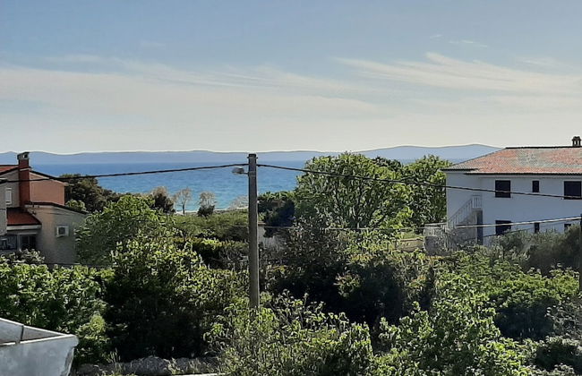 Impeccable 2-bed Apartment in Zaton - Photo 9