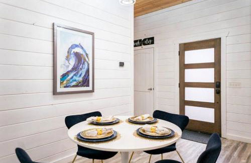 Diamond Cabin w/ jet shower & secluded back deck! - Foto 50