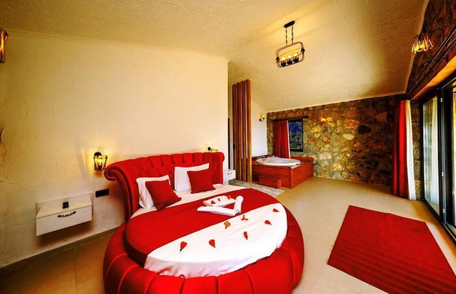 Honeymoon Villa With Private Pool - Photo 2