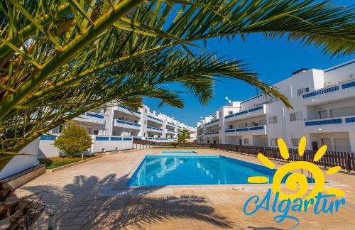 Santa Luzia Residence by Algartur - 5 mins Downtown - AC - Pool - Wi-Fi - Smart TV - Foto 1