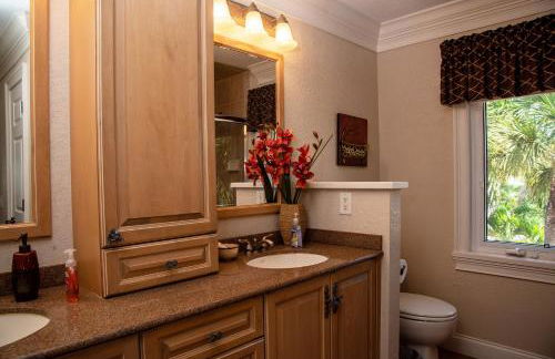 Villa Hibiscus-Waterfront-Free Heated Pool-Dock-Bikes-Other Amenities - Photo 49