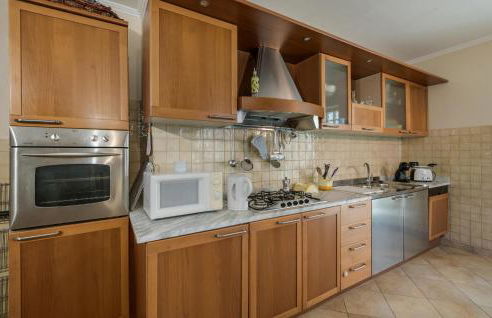 4 Bedroom Lovely Apartment In Nerola - Foto 25