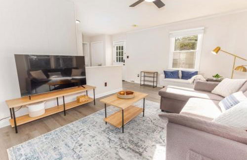 Comfy and Convenient Duplex - Foto 1