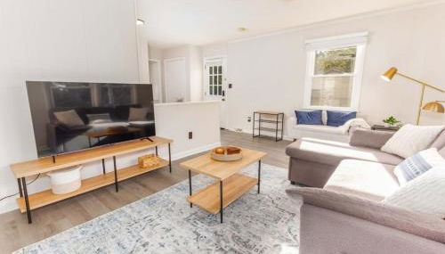 Comfy and Convenient Duplex - Foto 1