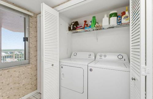 Ocean Front 2-bed, 2-bath 6th-floor comfy and inviting condo unit on Hutchinson Island - Photo 5