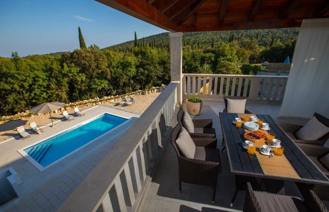 Beautiful 4-bed Villa for up to 10 Guests - Foto 16