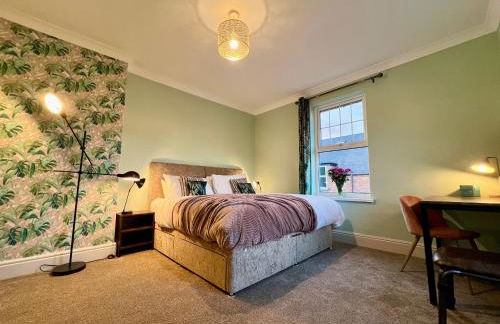 The Lily•Central Beeston•Private Apartment•SmartTV•Free Wi-Fi•Tram• - Photo 4