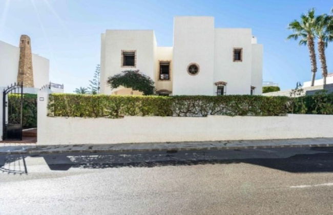 Spacious Holiday Home With Private Garden - Foto 1