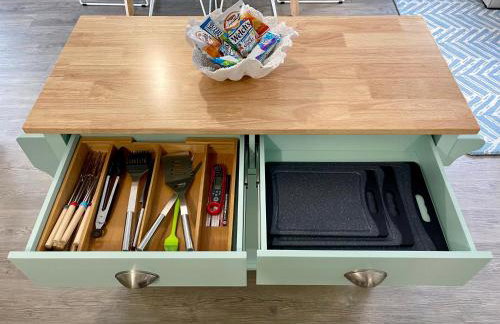 5 min Beaches~Mini Golf~Pool Table~Pets~KING BED + - Foto 37