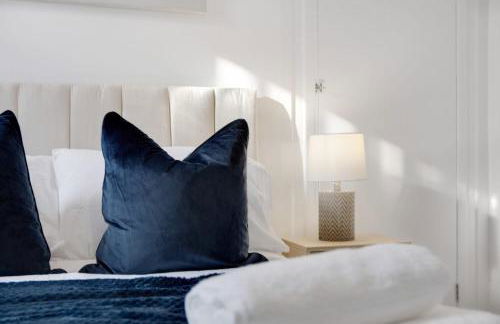 Spacious & Modern Oasis, 4-Bed House, Sleeps 7 - Foto 12