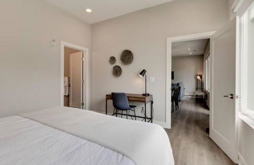 Spacious 2BD-Close To Everything - Foto 36