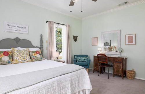 NEW! Dragonfly at Firefly Grove w/ River Access - Foto 20