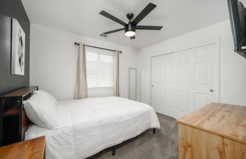 Simple Home for Work or Travel - Photo 16