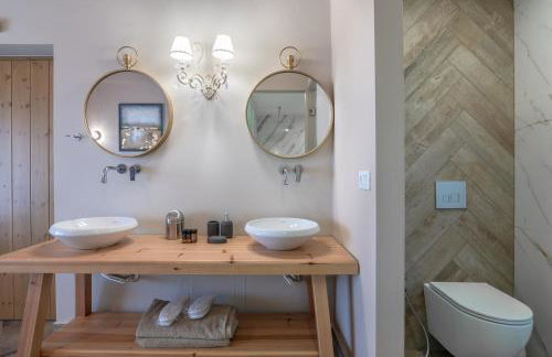 Alexandras's Mansion - Photo 5