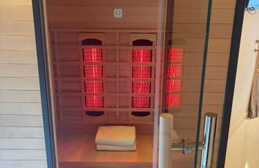 Kingfisher Lodge - Private Hot Tub - Infrared Sauna - Dog Friendly - Photo 5