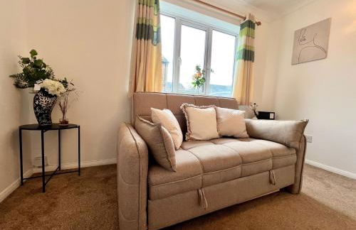 J&J stays 5 bedroom detached house in Peterborough with parking - Photo 28