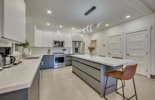 Waterfront Patio! Stylish Family Home in Everett - Photo 10