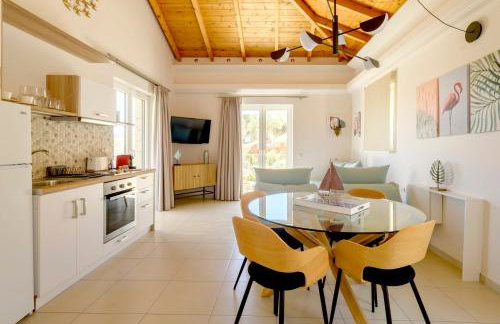 ALMA HILLS Gialova - Foto 1