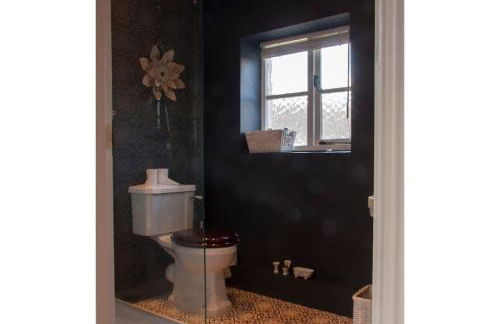 Charming Tudor riverside house - Foto 36