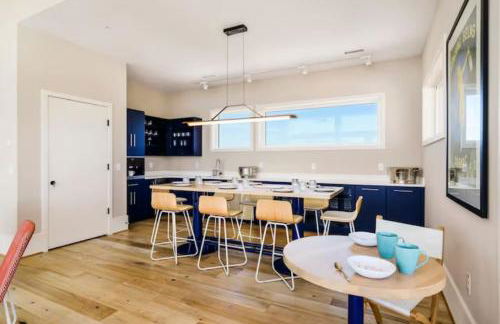 New Modern Waterfront Home w Saltwater Pool - Foto 12