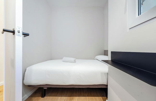 AinB Barcelona Sants Apartments - Photo 44