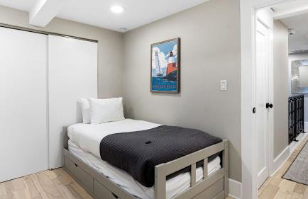 Luxe Backyard Oasis w/ Hot Tub Chic Design South Park Sanctuary - Foto 41