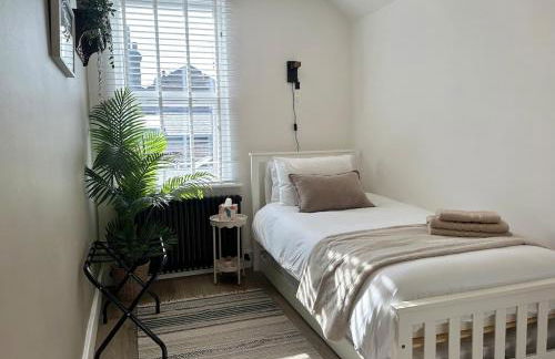 Urban Chic- Stylish Flat in the Heart of St Albans - Photo 21