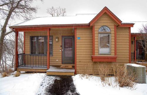 Peaceful 2-bedroom townhome retreat w/wooded view - Foto 5