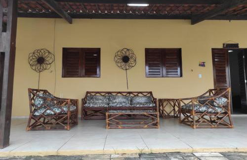 casasveraneio , Barra de são Miguel casa com 4 quartos sendo 2 suítes,todos com ar condicionado, 300 m da praia, 5 minutos praia das conchas e 10 do gunga! Área de lazer com piscina de 10 m churrasqueira e freezer!a melhor! - Foto 26