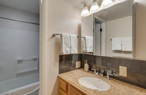 Grand Junction Condo: Balcony, Community Pool! - Foto 16