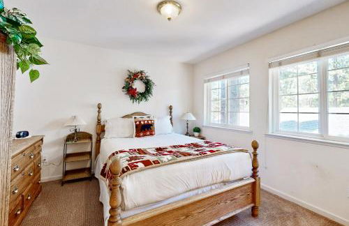 Little Pinecone Retreat - Photo 22