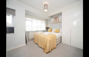 Chessington Blue with parking - Photo 21