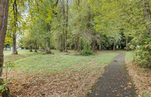 Spacious 4 bed near park/trails - Foto 33