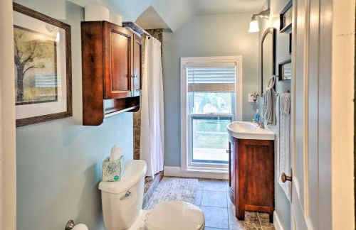 Bright Clear Lake Getaway, 4 Blocks to Downtown! - Foto 18