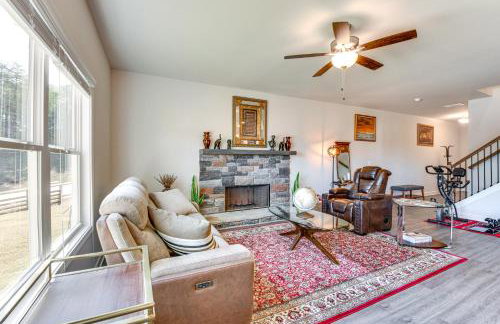 Work, Explore & Relax: Modern Townhome in Lula! - Photo 5