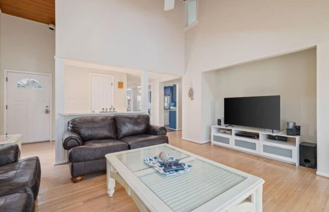 Enjoy Sunny Daze Private Pool Walk to Beach - Foto 5