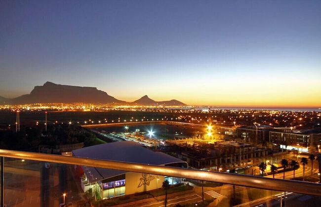 The Residences at Crystal Towers - Foto 38