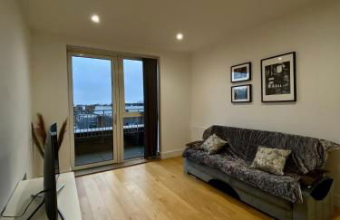 Spacious 2 Bedroom Penthouse Retreat - Foto 1