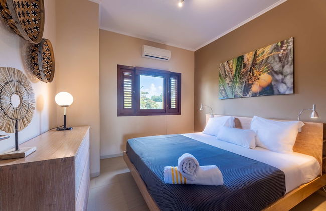 Tropical Escape With Pool and Ocean Views - Photo 19