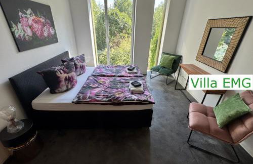 Luxus Design Ferienhaus Villa EMG Bensheim nah Frankfurt, Heidelberg mit Sauna, Schwimmteich, Garten für Familien und Gruppen bis 17 Personen - Foto 20