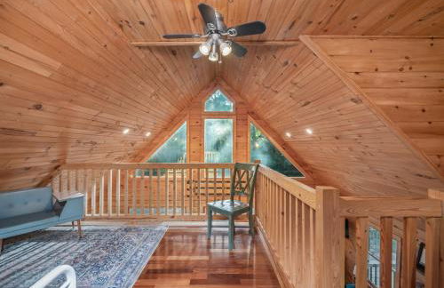 Spectacular Log Cabin Home 45 minutes to Asheville - Foto 20