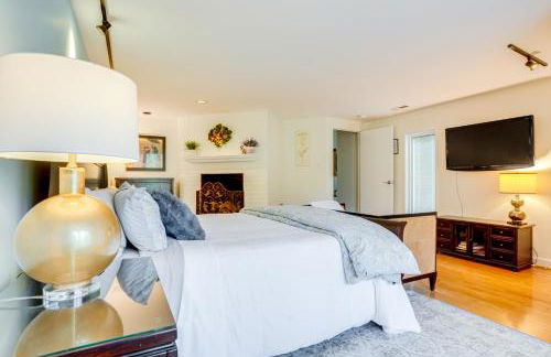 The White Elephant Inn Getaway with Pool and Hot Tub! - Foto 13