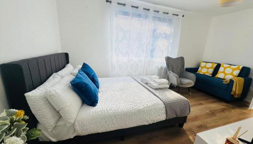 EVELYN - KENILWORTH STUDIO FLAT 30m2 - PRIVATE PARKING - Foto 3