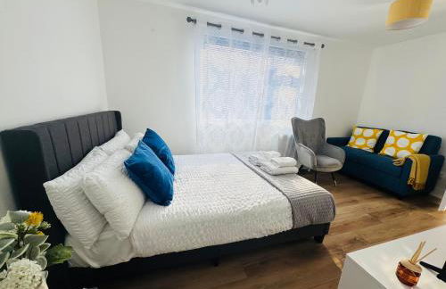 EVELYN - KENILWORTH STUDIO FLAT 30m2 - PRIVATE PARKING - Foto 3