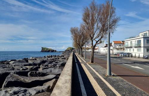 Bay House - Photo 23