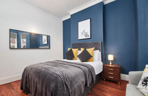 BIG Contractor House in Leamington Spa with 7 Beds by PureStay - 14 Night min! - Foto 29